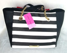 Load image into Gallery viewer, Betsey Johnson SHOPPER WITH POUCH - STRIPE - Urban Flair USA