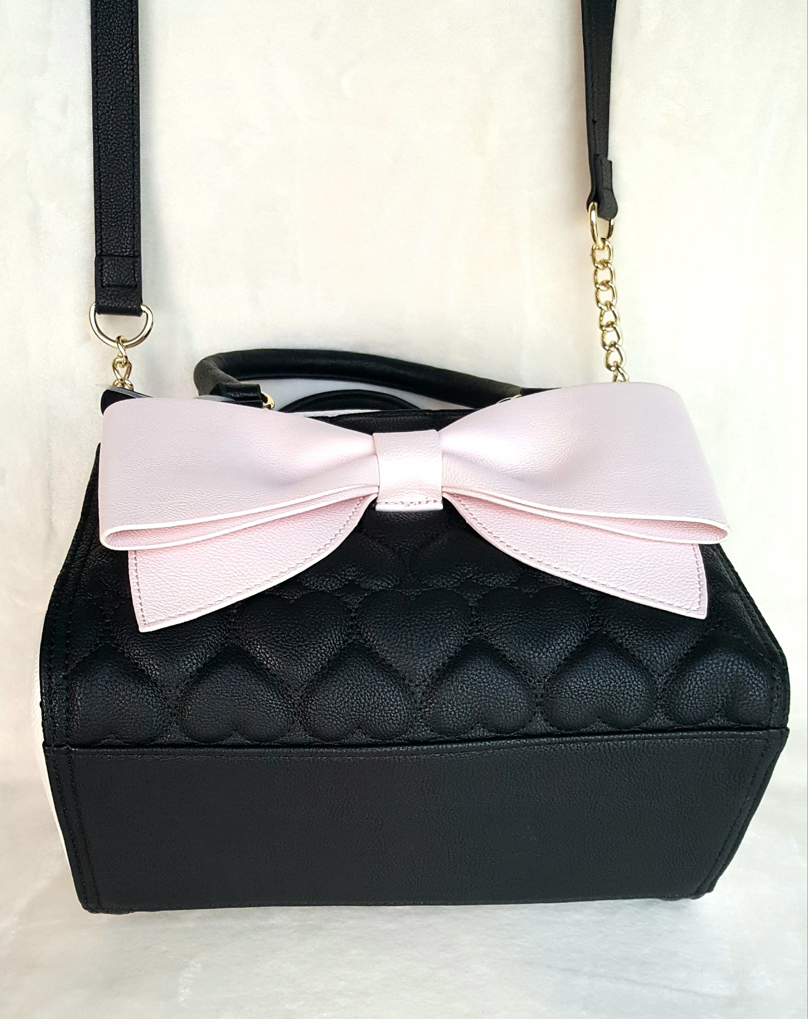 betsey johnson leather black white blush line bow backpack Betsey Johnson POUCH BOW SATCHEL BLUSH/BLACK … – Urban Flair USA