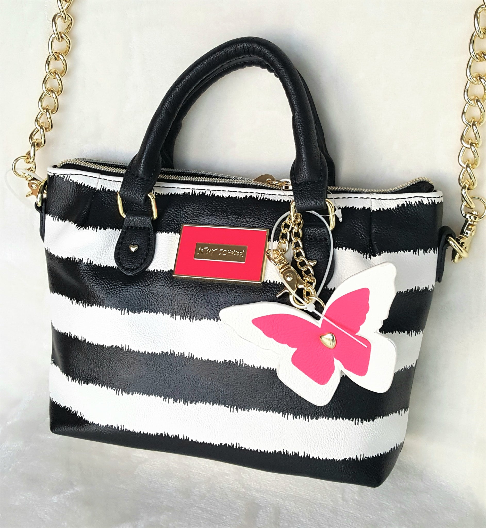 Black Betsey Johnson Heart Shaped Purse - Bags and Purses - Lace Market:  Lolita Fashion Sales