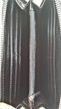 Load image into Gallery viewer, Steve Madden Women&#39;s BGEO ZIP AROUND WALLET - BLACK / WHITE - Urban Flair USA