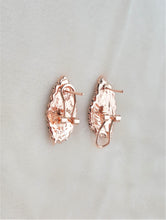 Load image into Gallery viewer, Leaf Stud Rhinestone Earrings Black Gold - Urban Flair USA