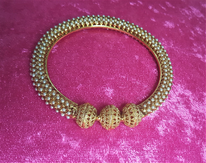 Vintage Pearl Bangle Bracelet - Urban Flair USA