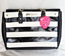 Load image into Gallery viewer, Betsey Johnson TOTE BAG IN BAG - BLACK/WHITE - Urban Flair USA