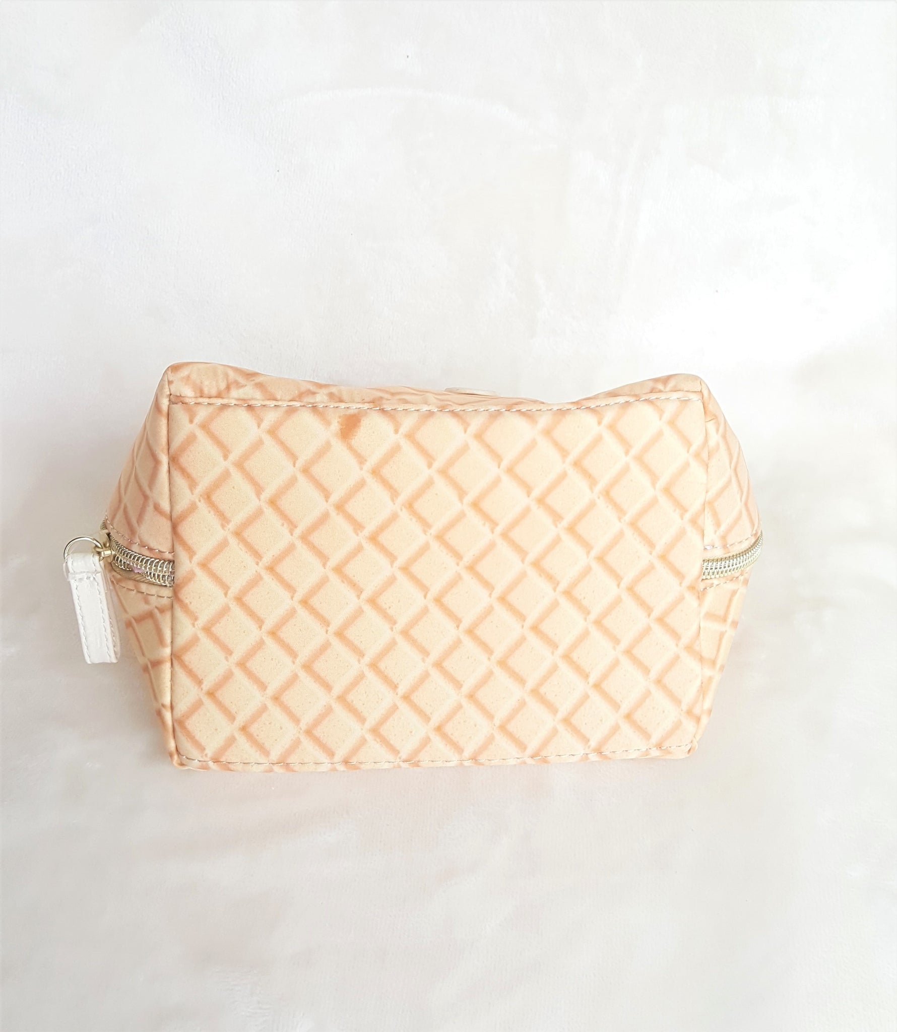 betsey johnson travel makeup bag Betsey Johnson Kitsch Nylon Travel Cosmetic Case Pouch Ice cream Cherr – Urban Flair USA